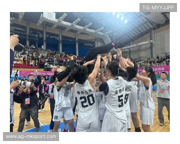 女篮姑娘的团结感动亿万国人，女篮goat